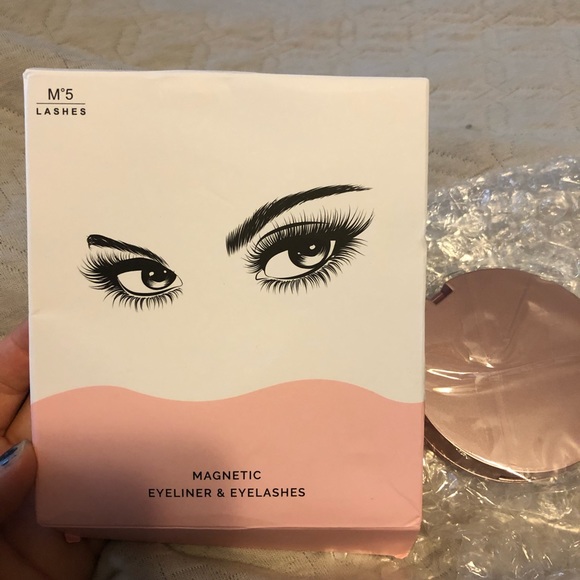 2 sets magnetic lashes with liner and tool - Picture 2 of 5